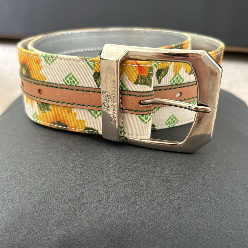 Dolce& Gabbana Belt Size 32“